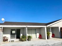 Sleep-on-Lily Guesthouse - B&B Port Elizabeth