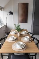 Resort Style Property 2B 2B walk to Everything! - Ferienwohnung Cleveland