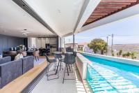 Modern Camps Bay Villa w Pool & Ocean View 5-star - B&B Città del Capo