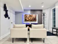 Modern Cozy Basement Suite Free Parking - Bed and Breakfast Brampton