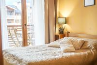 Forest nest Cozy apartment white balcony on the hill - B&B Bansko