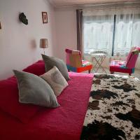 Alaric Lodge: gîte champêtre avec parking privé. - B&B Comigne