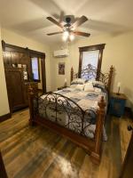 Rock Island Hideaway - Ferienwohnung Owensville