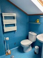 Camera Matrimoniale/Doppia con Letti Singoli con Bagno in Comune