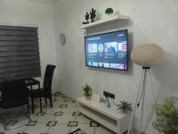 Kharis in East Legon - Chambres d’hôtes Mepeasm