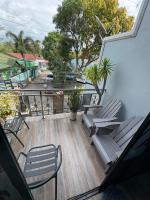 Goldland Caelestis Guest House - Bed and Breakfast Bacolod City