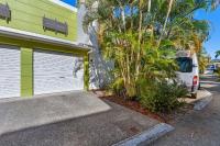 Tropical Resort Apartment - B&B Cannonvale