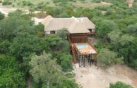 Stunning Mountain Views From A 3-Bedroom Home With Pool - B&B