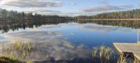 Rauhallinen mökki lammen rannalla - B&B Raitaperä