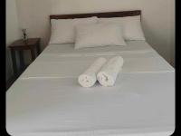 Two Season Tourist Inn - B&B San Vicente