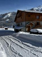 Beautiful apartment in independent chalet, facing mythical Col du Galibier - B&B Valloire