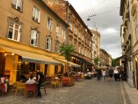 ROMANTIC Apartments - Lesi Ukrainky street ,1 min to Rynok Square - B&B Lviv