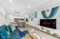 Mascot Airport Convenient Home with Double Parking Space - Bed and Breakfast Sydney