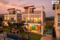 Opal Edge at Zenith Villa by VEO - Part of StayVista with Pool, Lawn, Bathtub - B&B Lonavla