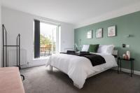 The Olive House Worthing presented by Olive Tree Stays - En-suites, Parking, Garden & A27 A24 Links - B&B Findon