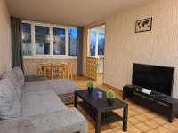 Séjour tout confort, metro 8 station les Juliottes à 7 min, à 20 min de Paris - B&B Créteil