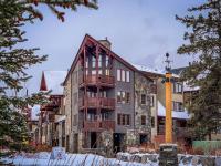2BR Modern Luxe Condo with Hot Tub and Views - B&B Canmore
