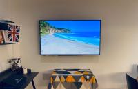 Modern Cozy 1Bed Flat Balcony Near Kilburn Station TG-GH-15-Fred - Chambres d'hôtes Londres