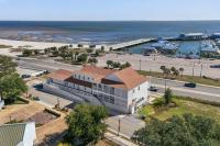 Beach Access Condo-Walk to Downtown-Pets Welcome w/ Fee - B&B Pass Christian