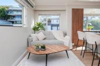 Queen Bed Fast Wifi Street Parking Garden - Bed and Breakfast Kaapstad