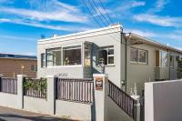 Queen Bed Fast Wifi Street Parking Garden - Bed and Breakfast Kaapstad