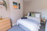 Modern 3 Bedroom House in Rugby town centre, Super fast WiFi - B&B Rugby