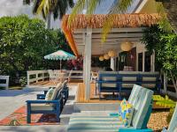 The Bird-2 blocks to beach-Heated Pool-Hot Tub - B&B Fort Lauderdale