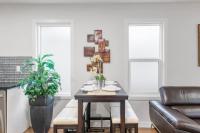 Spacious Home • 3BR • Close to Whyte and Downtown - Ferienwohnung Edmonton