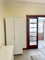 SUNNY STUDY ROOM ATTACHED IN SPACIOUS PRIATE ROOM Eastwood - B&B Sydney