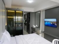 Studio Lit Queen-Size 