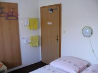 Camera Matrimoniale/Doppia con Letti Singoli con Bagno in Comune