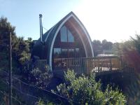 Private cozy timber chalet with fireplace - Chambres d’hôtes Raglan