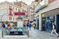 StayCampNou 1BR with Balcony - Chambres d'hôtes L'Hospitalet de Llobregat