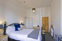 Montague House Apartments - Bed and Breakfast Llandudno