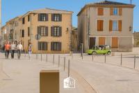 Les Gîtes de Laure - L'Or Vert, Appartement avec Vue sur le Château, Parking Privé, Climatisation, Netflix, à 160 m de la Cité Médiévale - B&B Carcasona