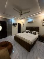 Cozy Private Room with Bath & Wi-Fi Near Market - Ferienwohnung Lahore