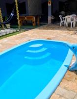 Casa no centro de Guapimirim, ar condicionado, piscina, churrasqueira, tranquilidade - B&B Guapimirim