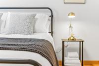 St Paul 6BR | 2 Kitchens + Game Room - B&B Lilydale