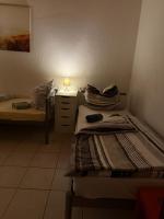 Zweibettzimmer mit Gartenblick