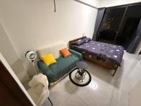 Zimmer mit Queensize-Bett und Balkon
