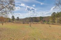 Pets Welcome! Spacious Boligee Home w/ Yard - B&B Boligee