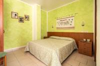 Estudio con sofá cama