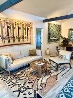 Santa Fe Modern FARMHOUSE 1 ACRE PRIVATE RD SOAKING ROOM 3 min Canyon rd - B&B Santa Fe