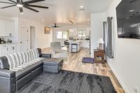 1 Block to Boat Launch! Bullhead City Getaway - B&B Bullhead City