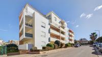 Cosy 1BDR Flat with Pool in Portimão by Lovelystay - B&B Portimão