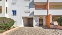 Portimão 1BR with Pool by LovelyStay - Bed and Breakfast Portimão