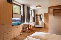 Economy Double Room with Shower 