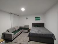 Studio-Apartment mit Balkon