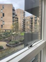 Cozy Flat in Gated Harrow Estate, 7mins to Station - B&B Harrow