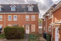 Spacious 3 Bed House in Milton Keynes, by ARP Homes, Free Parking & Garden, Perfect for Contractors and Families - Chambres d’hôtes Wolverton